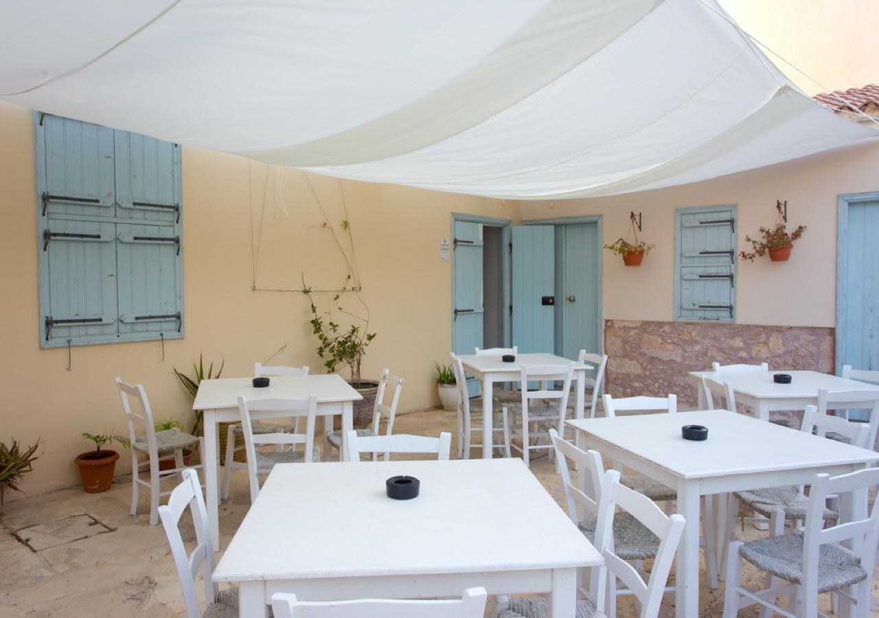 Shongas Inn Dherinia Exterior foto